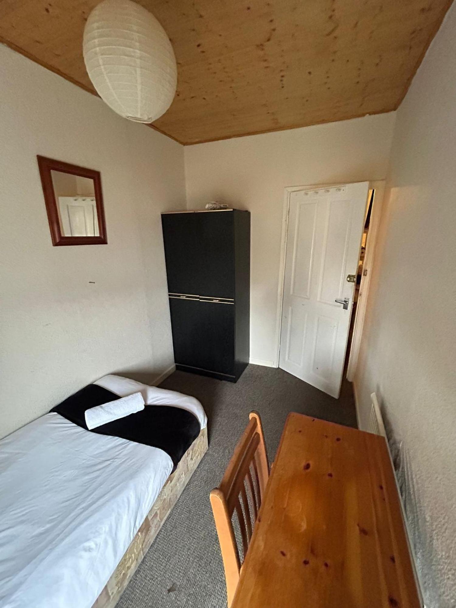 Hill Breeze House Hotell Merthyr Tydfil Eksteriør bilde