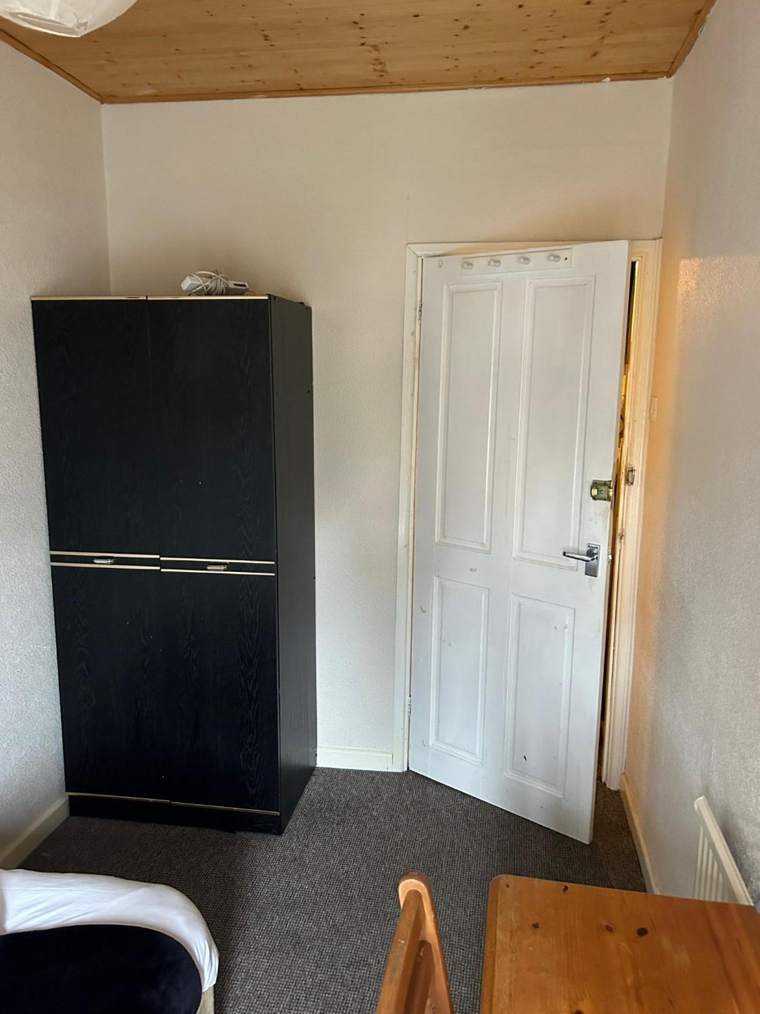 Hill Breeze House Hotell Merthyr Tydfil Eksteriør bilde